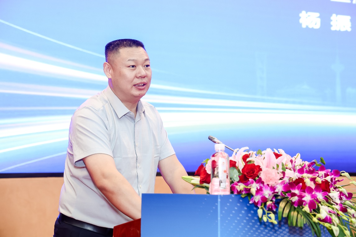 组图：2025中小企业高质量发展论坛在京举行 中企云全球供应链集采服务平台启动